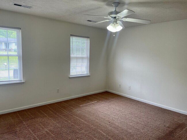 Building Photo - 408 Alta Ln
