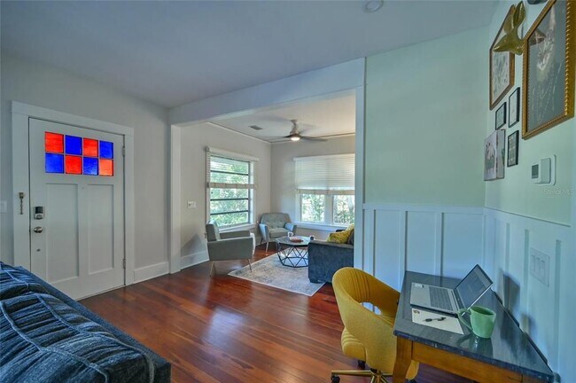 Building Photo - 2408 Hillview St