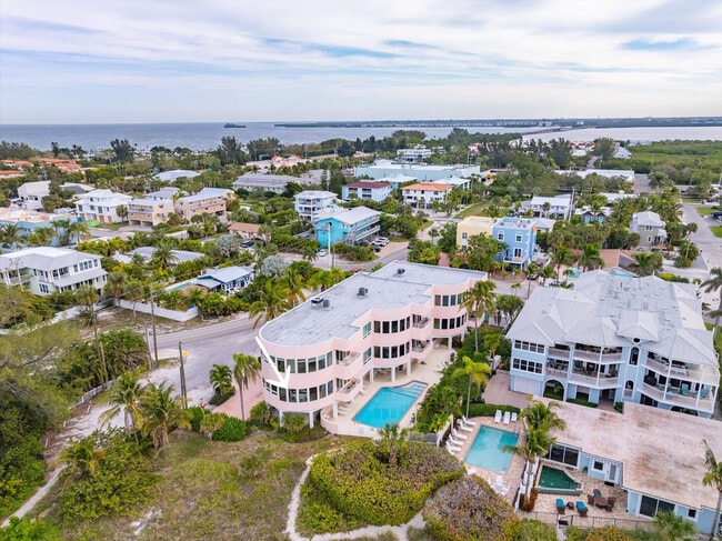 Building Photo - 3708 Gulf Dr