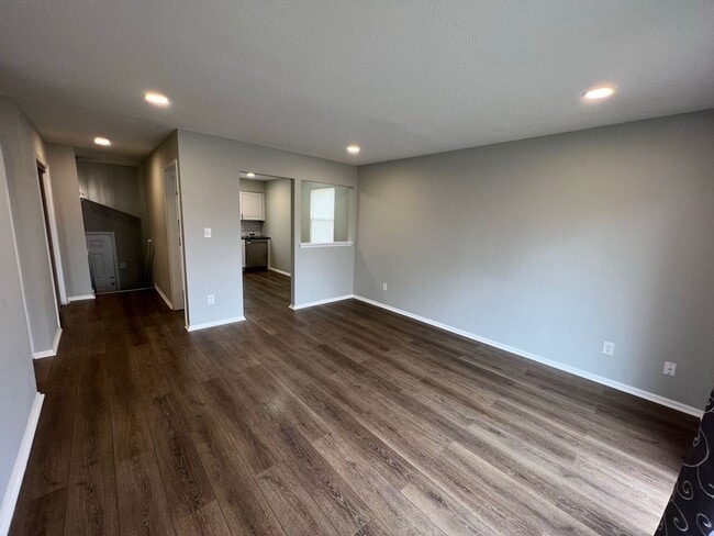 Building Photo - Updated 3-Bedroom Home with Garage in a Cul-de-Sac
