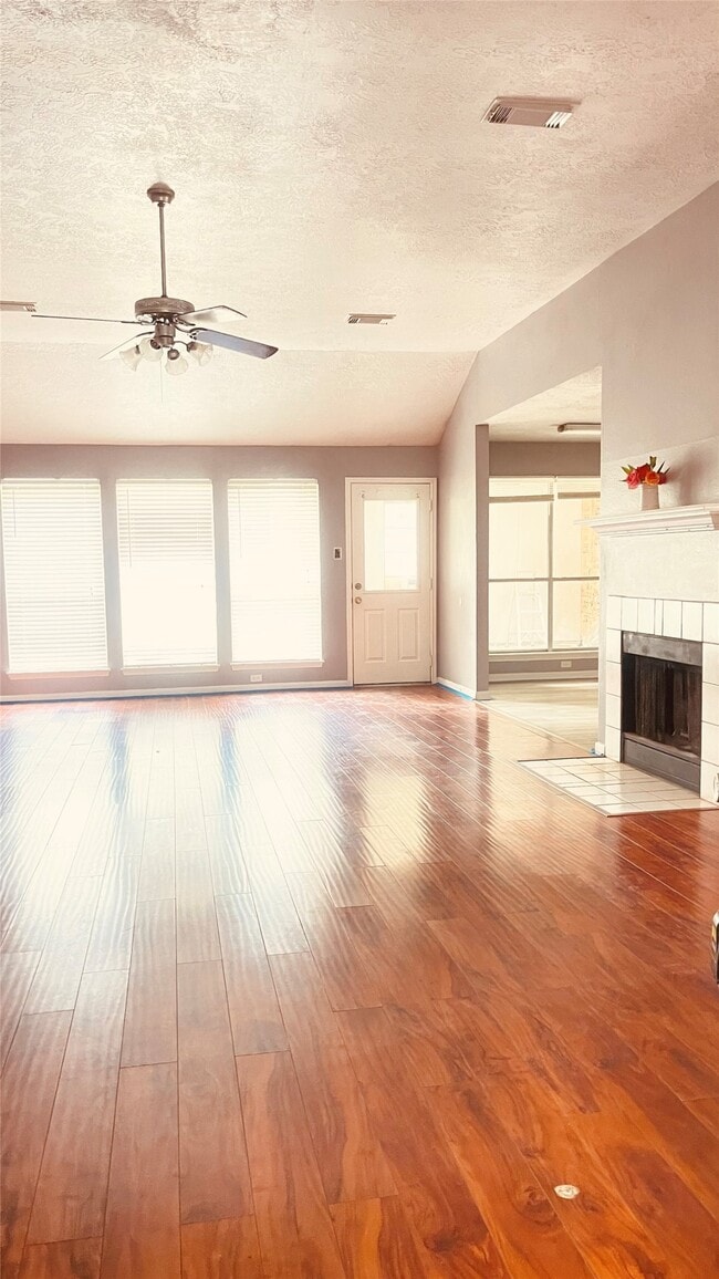 Building Photo - 6406 Bayou Crest Dr