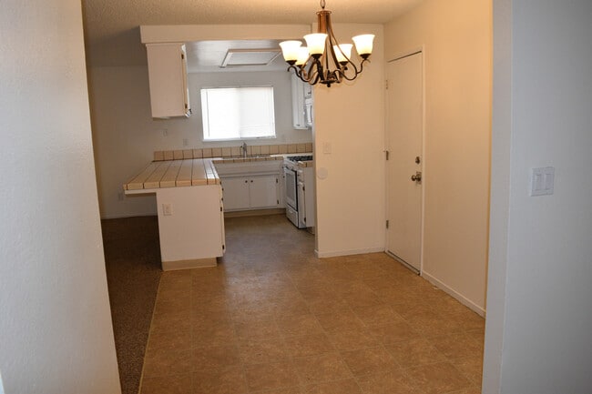 Building Photo - 4809 Millbrook Way