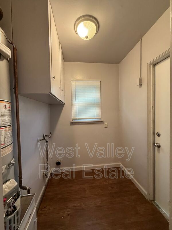 Building Photo - 1605 Howard Ave