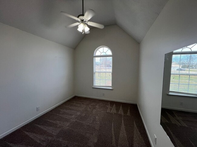 Building Photo - Nice 3 Bedroom 2 Bath plus Bonus Room in Murfreesboro - Available Immediately!