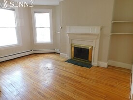 Building Photo - 6 Arlington St