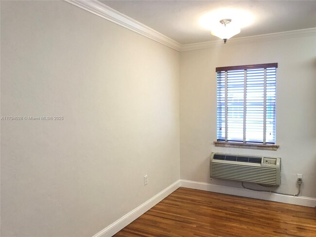 Building Photo - 35 Antilla Ave