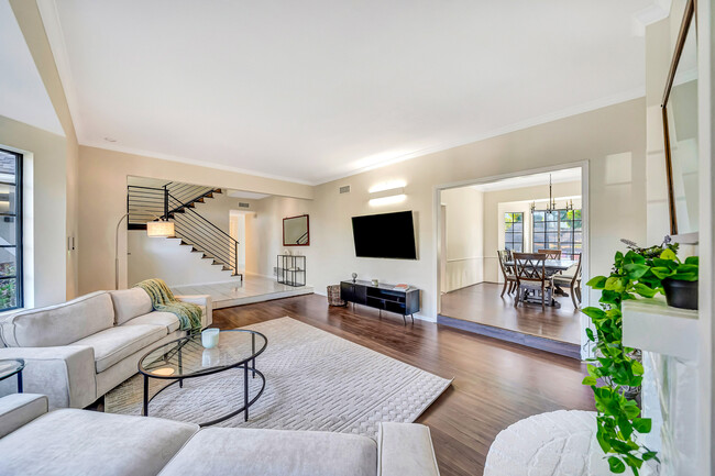 Building Photo - 30428 Penrod Dr