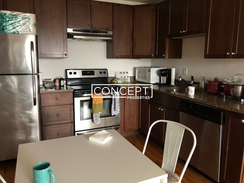 Building Photo - 226 Parker Hill Ave