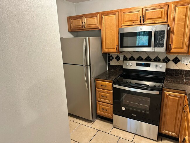 Building Photo - ALHAMBRA COURT CONDO