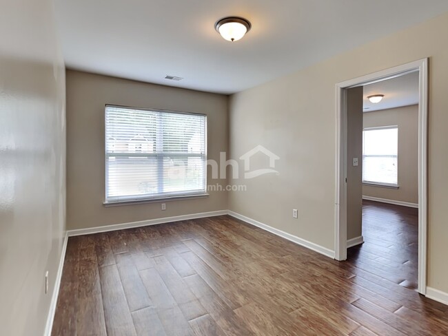 Building Photo - 400 Stoney Field Dr