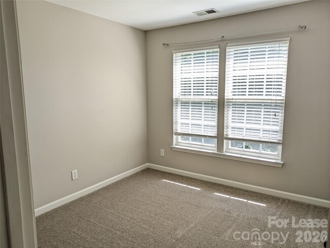 Building Photo - 279 Chandeleur Dr