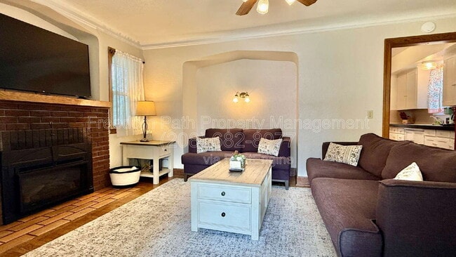 Building Photo - 705 N A St