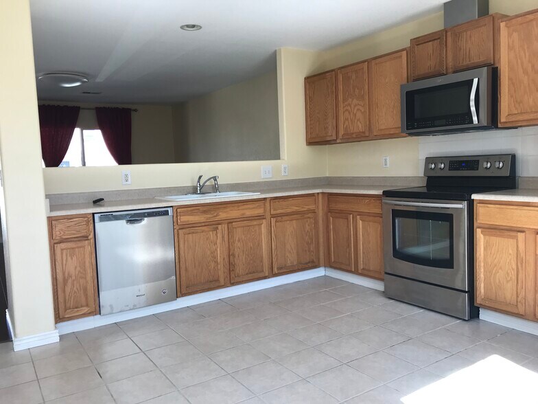 Building Photo - 3314 Warren Farm Dr