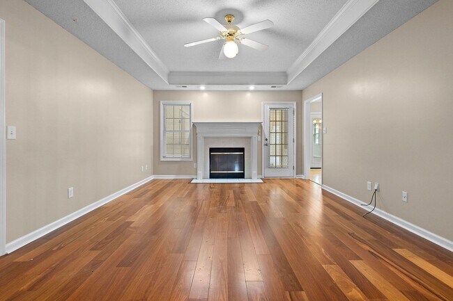 Building Photo - Large Home in Harvest