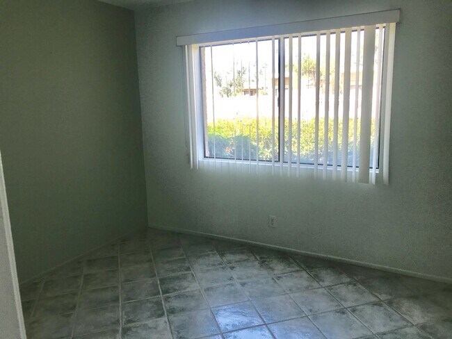 Building Photo - 2273 Los Patos Dr