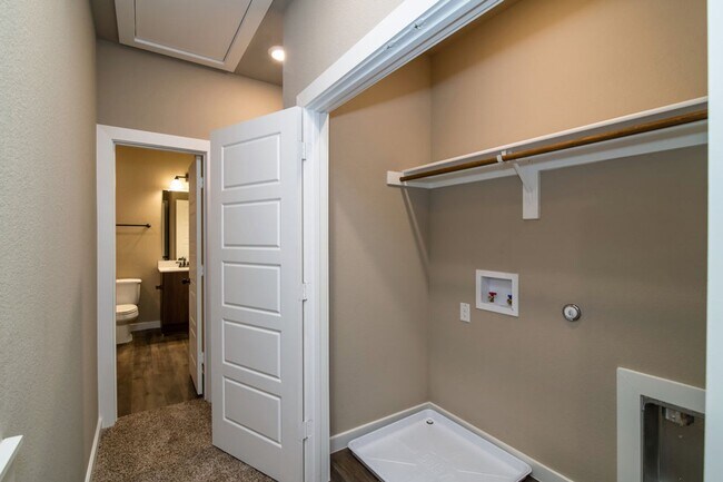 Building Photo - GORGEOUS 2 BEDROOM FOUR PLEX LOCATED IN MIDLOTHIAN ISD!