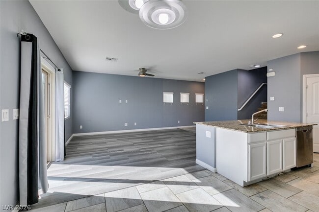 Building Photo - 5674 Cascadia Ct