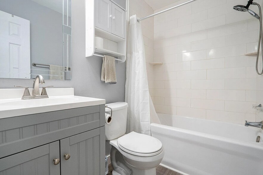 Building Photo - 3567 Kenbrooke Ct