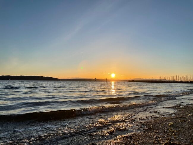 Building Photo - 22985 Marine View Dr S