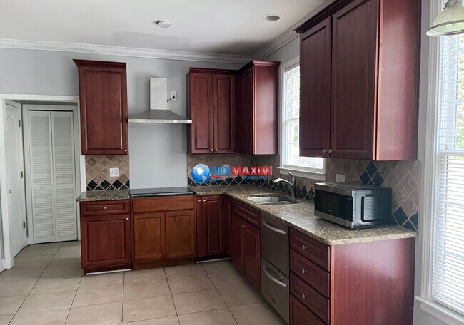 Building Photo - Beautiful large 6-bedroom house in Dacula