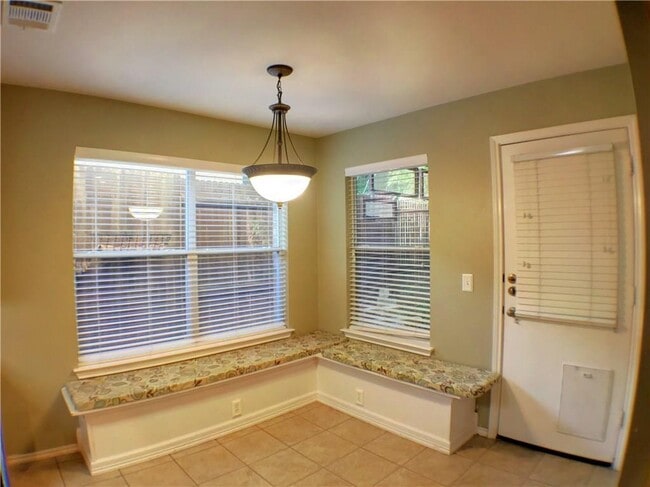 Building Photo - 2308 Paradise Ridge Dr