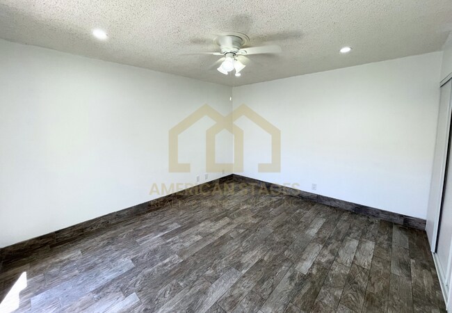 Building Photo - 916 N M Pl