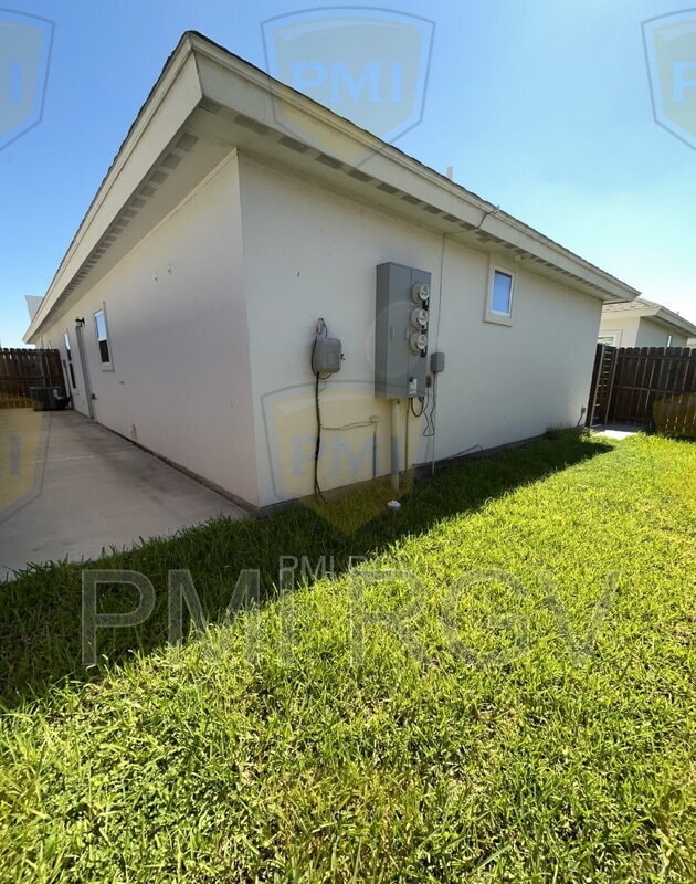 Building Photo - 805 W Garrison Dr