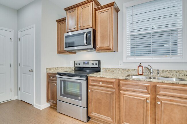 Building Photo - 3 Bedroom 2.5 Bath in Grovetown!