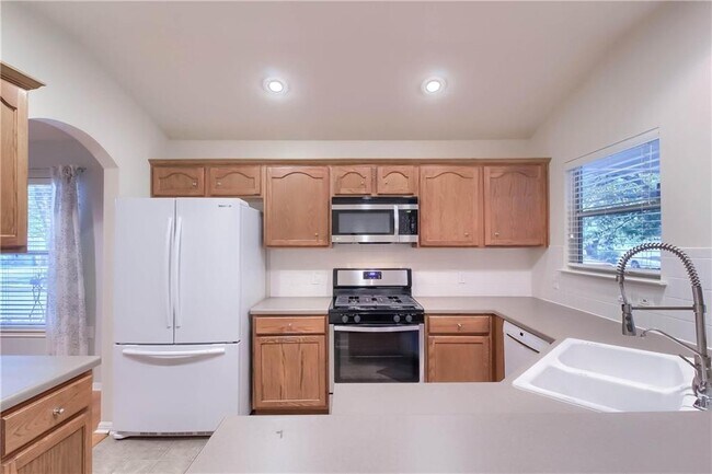 Building Photo - 1100 Emmitt Run