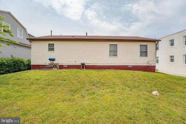 Building Photo - 545 N Connecticut Ave