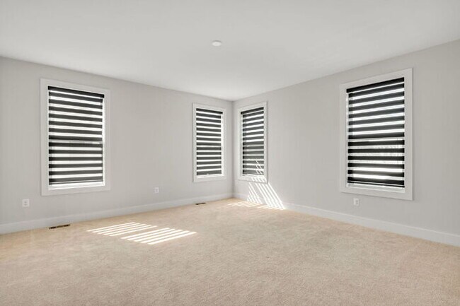 Building Photo - For Rent: Spacious 3-Bedroom Condo in the Heart of Richmond