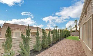 Building Photo - 2608 Desert Sands Dr