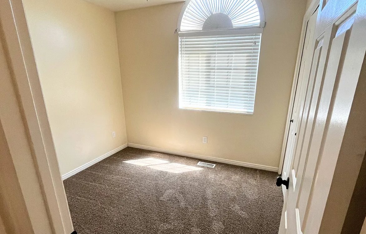 Building Photo - 142 S 1300 E