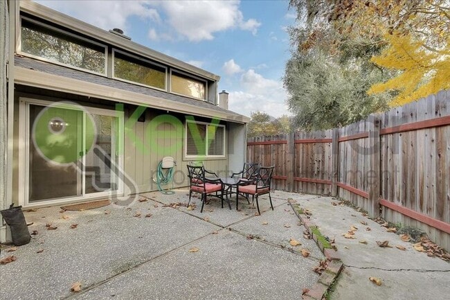 Building Photo - 2692 Bradford Way