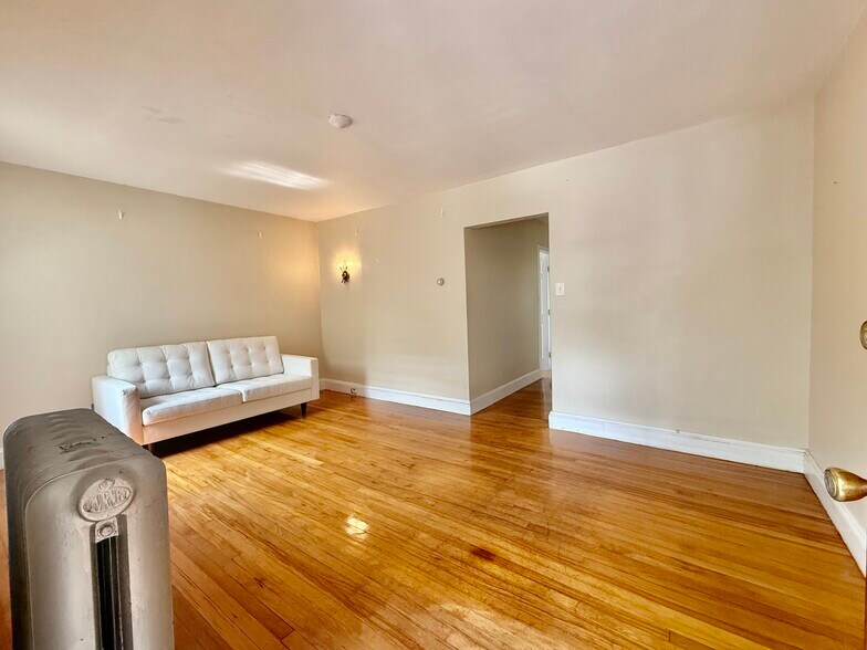 Building Photo - 89 Hillsdale Rd