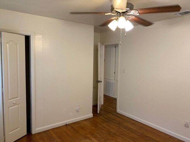 Building Photo - 1803 Atkamire Dr