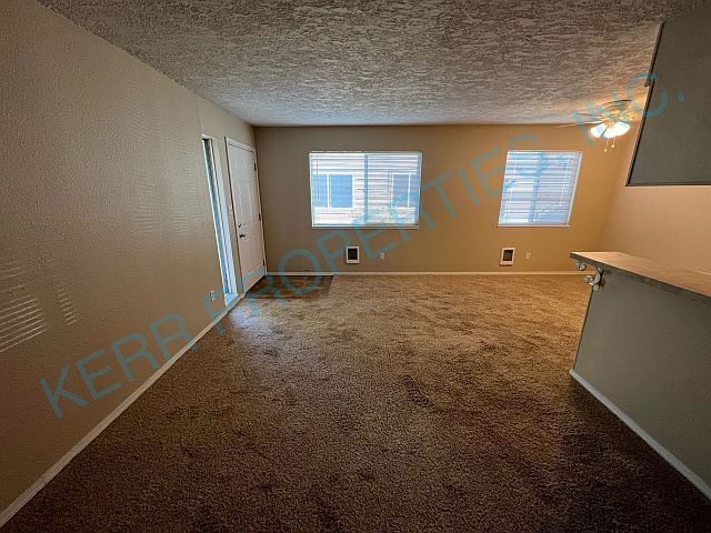 Building Photo - 2 Bd / 1 Bth - Ceiling Fan - Detached Gara...