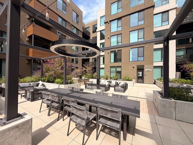 Building Photo - 260 Brooklyn Basin Wy