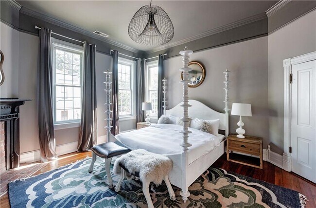 Building Photo - 383 Park Ave SE