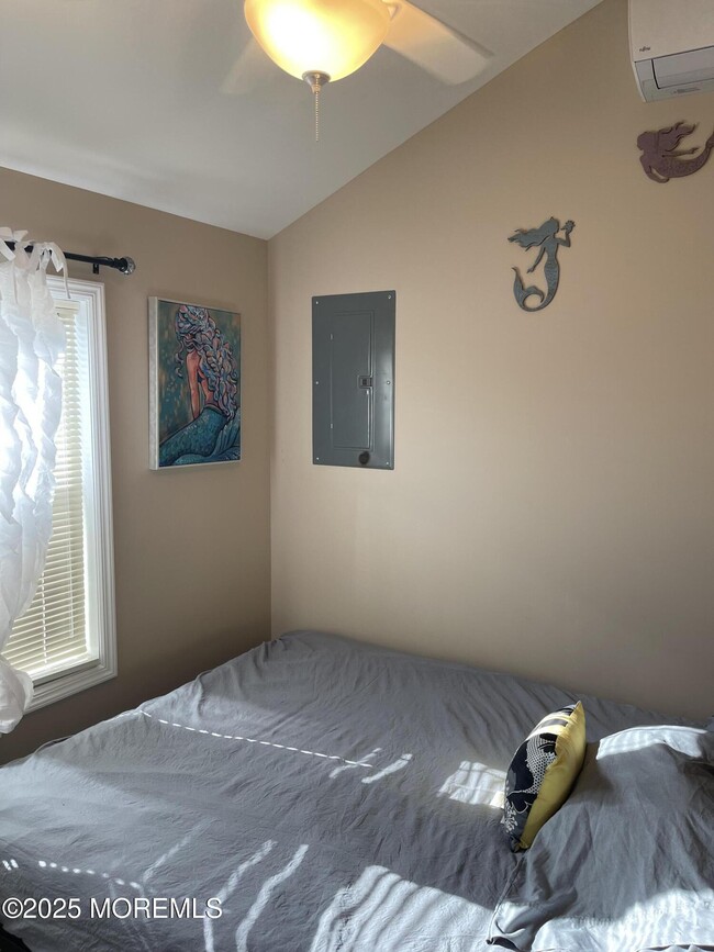 Building Photo - 241 Hiering Ave