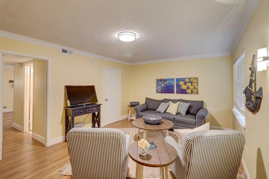 Building Photo - 400 William Hilton Pkwy