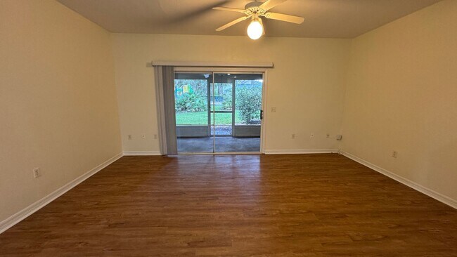 Building Photo - The Greens 2BR Townhome with garage!