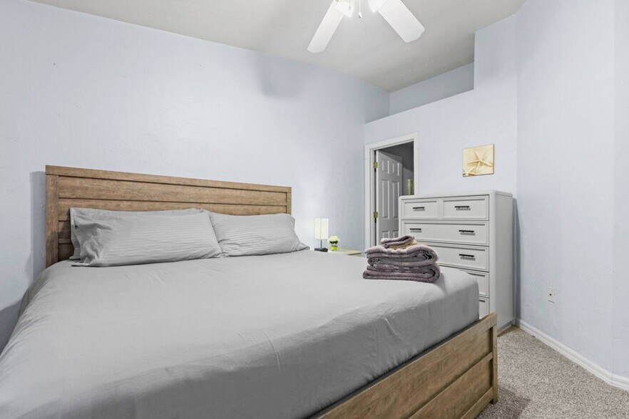 Building Photo - 4415 SW 34th St