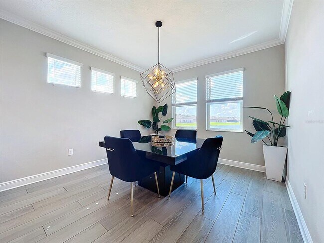 Building Photo - 5559 Trevesta Pl