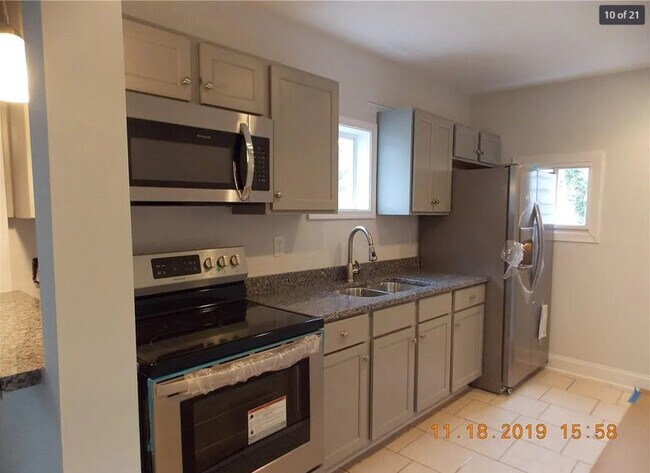 Building Photo - 2406 Halifax Ave