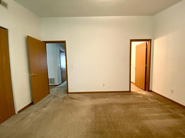 Building Photo - 114 Lauren Cir