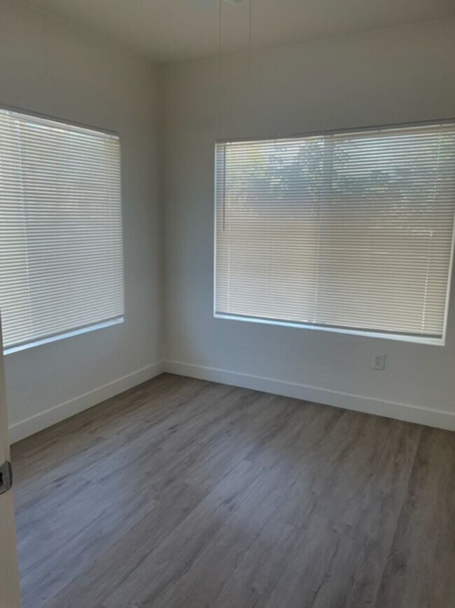 Building Photo - Unique Tri plex