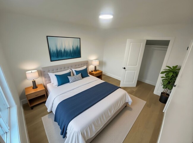 Building Photo - Stunning Redesigned Coastal San Francisco Residence with Modern Finishes/ 3 Bedroom & 1 Bathroom/...