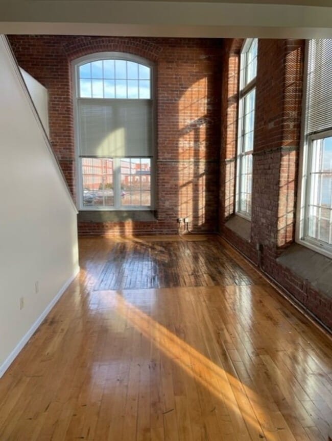Interior Photo - Victoria Riverside Lofts