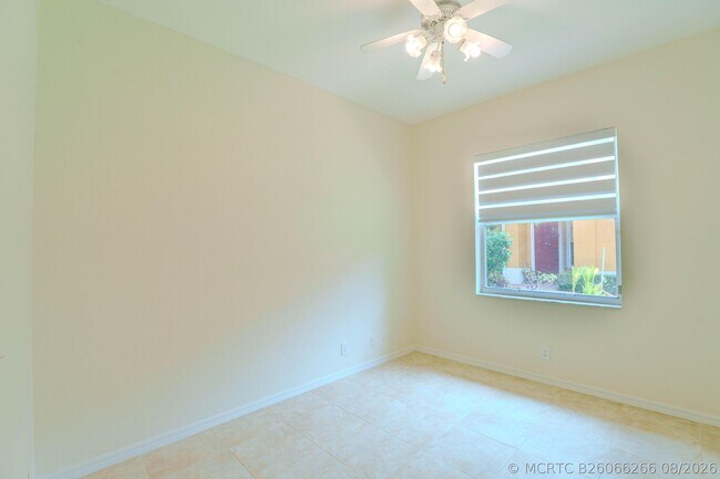 Building Photo - 5733 NW 119th Dr